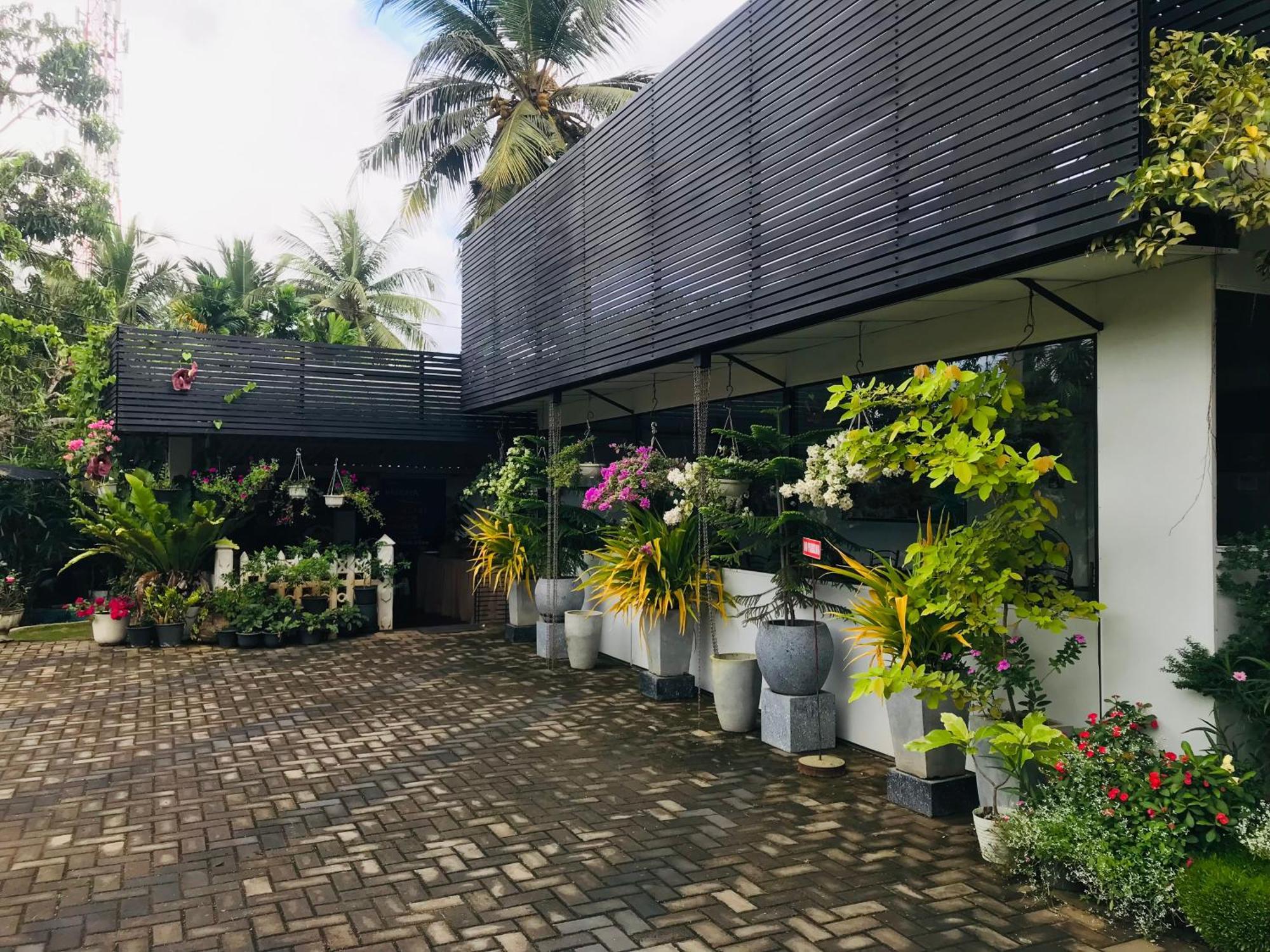 Pinidiya Resort Anuradhapura Exterior foto