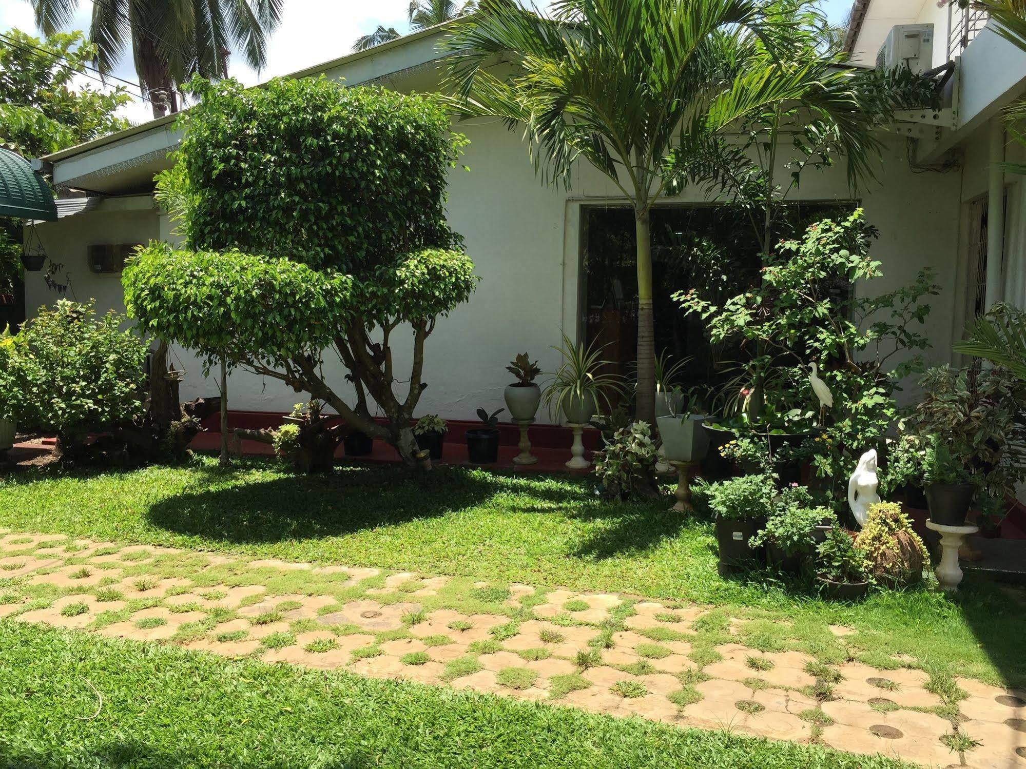 Pinidiya Resort Anuradhapura Exterior foto